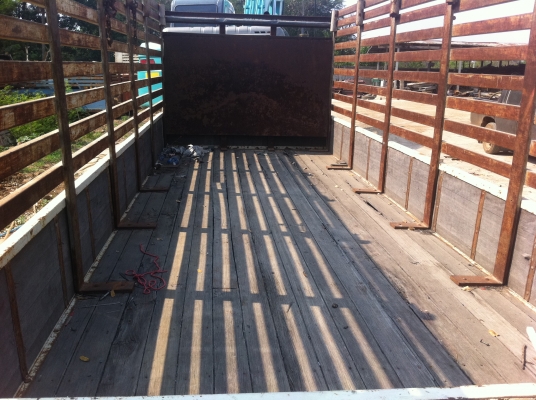 กระบะคาร์โก้ พร้อมโครงเหล็ก พร้อมใช้ สวยๆ ยกลงจาก Hino FD กว้าง 2.20 เมตร ยาว 6.00 เมตร ช่วงคัสซี 0.75 เมตร