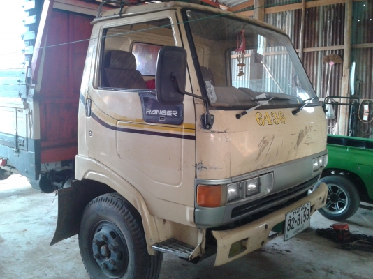 ขายหกล้อhino ลดราคาแล้ว 295000  บาท