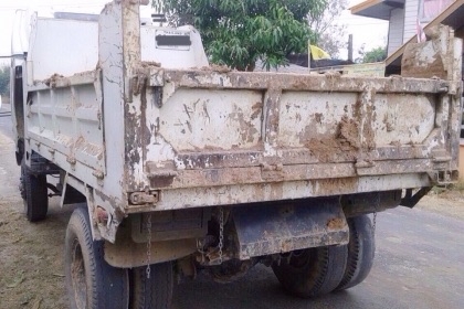 ISUZU NPR 125 HP 4BG1 หกล้อดั๊มพ์ กระบะดั๊มพ์เหล็ก 4 ตันความยาว 3.60 เมตรสภาพสวยพร้อมบรรทุกหนักได้เลย เครื่องยนต์แรงดีไม่มีเยิ้ม ภายในเก๋งคอนโซลครบพร้อม พวงมาลัยเพาเวอร์ ช่วงล่างใหญ่คัชซีไม่มีบวม คานหน้ากับเฟืองท้ายติด F ครบพร้อม ยาง 8.25 ขอบ 16 สภาพดี 65 ISUZU NPR 125 HP 4BG1 หกล้อดั๊มพ์ กระบะดั๊มพ์เหล็ก 4 ตันความยาว 3.60 เมตรสภาพสวยพร้อมบรรทุกหนักได้เลย เครื่องยนต์แรงดีไม่มีเยิ้ม ภายในเก๋งคอนโซลครบพร้อม พวงมาลัยเพาเวอร์ ช่วงล่างใหญ่คัชซีไม่มีบวม คานหน้ากับเฟืองท้ายติด F ครบพร้อม ยาง 8.25 ขอบ 16 สภาพดี 65