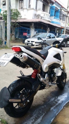 ขาย HONDA MSX 125 สีขาวมุข เนียนๆของแต่งเพียบวิ่งสองพันโล แท้ๆ