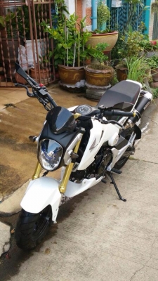ขาย HONDA MSX 125 สีขาวมุข เนียนๆของแต่งเพียบวิ่งสองพันโล แท้ๆ