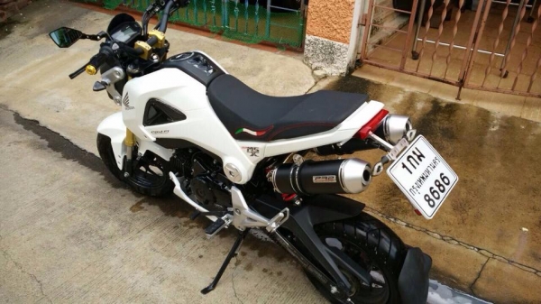 ขาย HONDA MSX 125 สีขาวมุข เนียนๆของแต่งเพียบวิ่งสองพันโล แท้ๆ