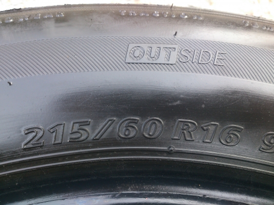 ขายยาง 215/60R16 Bridgestone Ecopia EP200 ยางสัปดาห์ที่47ปี13 ดอกยางเต็มนิ่มลึกสดเท่ากันไม่แตกลายไม่ร้าวไม่กินข้าง (สถาพ90\%) สวยๆ จำนวน 1 ชุด