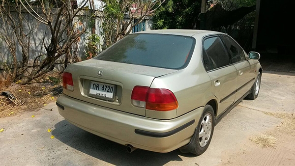 ขายรถบ้าน อุบลฯ Honda Civic ตาโต สีสวย พร้อมใช้ ราคาถูก ต่อรองได้