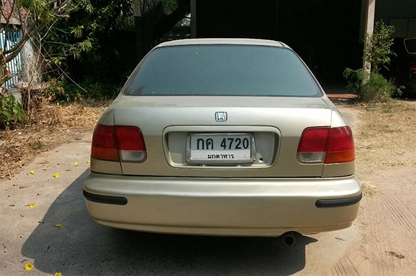 ขายรถบ้าน อุบลฯ Honda Civic ตาโต สีสวย พร้อมใช้ ราคาถูก ต่อรองได้