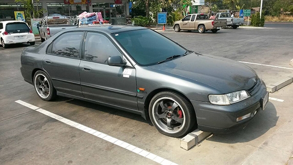 ขายรถบ้าน Honda Accord VTEC ไฟท้ายก้อนเดียว ติดแกสLPG เบาหนังสวย