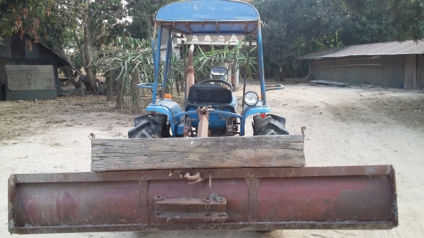 ขายรถไถไอซากิ TS2205 22แรงพร้อมใช้งาน อุปกรณ์ครบครับ