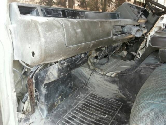 ขายรถบรรทุก 10 ล้อดัมพ์ท้องเรือ NISSAN CWM430M 230 แรงม้า ราคา 650000