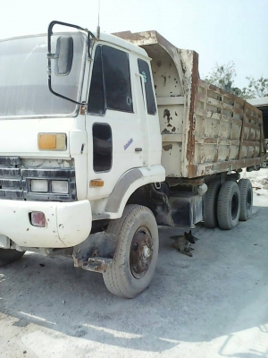 ขายรถบรรทุก 10 ล้อดัมพ์ท้องเรือ NISSAN CWM430M 230 แรงม้า ราคา 650000