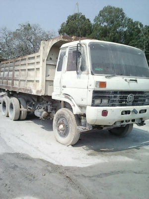 ขายรถบรรทุก 10 ล้อดัมพ์ท้องเรือ NISSAN CWM430M 230 แรงม้า ราคา 650000