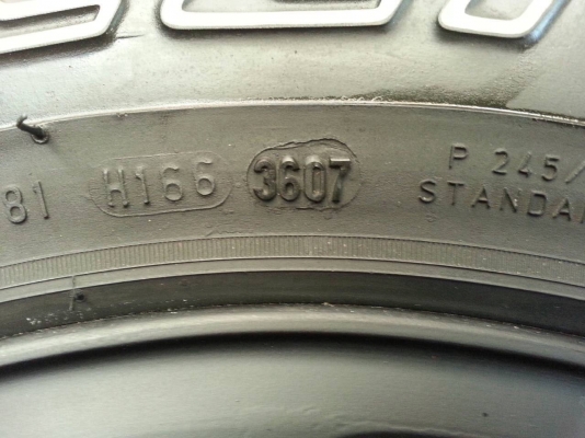 ขายล้อ 6 รู พร้อมยาง AT ขายล้อ 6 รู พร้อมยาง AT