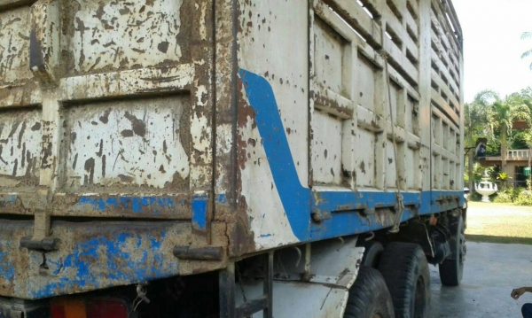 รถมิตซู 10 ล้อ หลังถนน FN517M - TB  191 แรงม้า.  ปี 38  สนใจติดต่อ  081 - 6079515