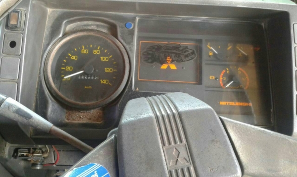 รถมิตซู 10 ล้อ หลังถนน FN517M - TB  191 แรงม้า.  ปี 38  สนใจติดต่อ  081 - 6079515