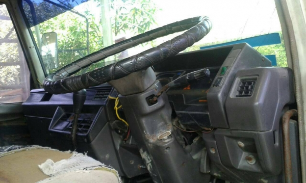 รถมิตซู 10 ล้อ หลังถนน FN517M - TB  191 แรงม้า.  ปี 38  สนใจติดต่อ  081 - 6079515