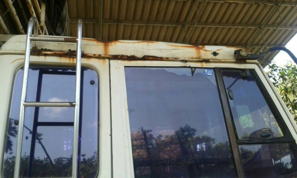 รถมิตซู 10 ล้อ หลังถนน FN517M - TB  191 แรงม้า.  ปี 38  สนใจติดต่อ  081 - 6079515