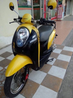 Honda Scoopy i สีเหลือง ดำ รถสวยสดใส ลาย Active Boy ประหยัดน้ำมันได้ดี