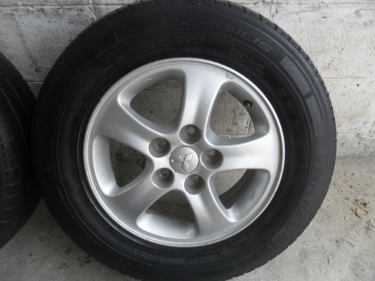 ล้อแม็ก 15นิ้ว 5รู114 ไทรตั้น พร้อมยาง สวยๆ 4 ล้อ ราคา 4300 บาท