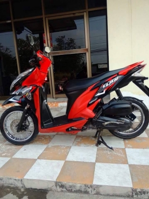 Honda Click 125 i ลาย Street เท่ห์มีสไตล์ รถสวยวิ๊ง ขับดีมาก ประหยัดน้ำมัน