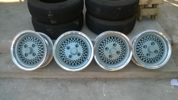 ขายล้อ 13 4/114 และเศษล้อขอบ 15 วงละ 1500 ขายล้อ 13 4/114 และเศษล้อขอบ 15 วงละ 1500