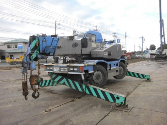 เครน 4 ล้อ TR100M-1