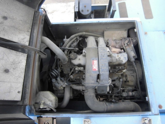 เครน 4 ล้อ TR100M-1