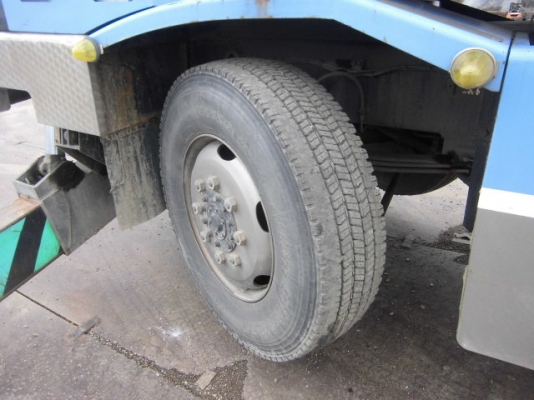 เครน 4 ล้อ TR100M-1