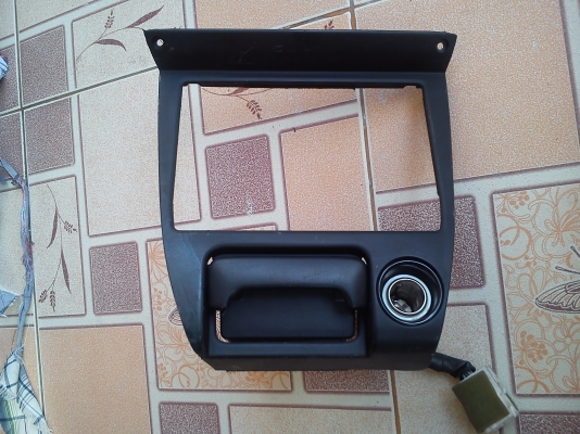 กรอบพร้อมช่องที่ต่อบุหรี่ของรถTOYOTA AE100-101 กรอบพร้อมช่องที่ต่อบุหรี่ของรถTOYOTA AE100-101