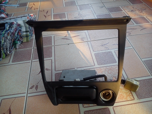 กรอบพร้อมช่องที่ต่อบุหรี่ของรถTOYOTA AE100-101 กรอบพร้อมช่องที่ต่อบุหรี่ของรถTOYOTA AE100-101