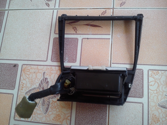 กรอบพร้อมช่องที่ต่อบุหรี่ของรถTOYOTA AE100-101 กรอบพร้อมช่องที่ต่อบุหรี่ของรถTOYOTA AE100-101