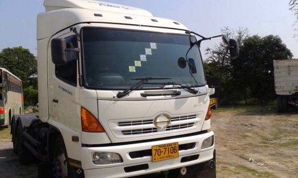 ขายรถบรรทุก 10 ล้อหัวลาก HINO MEGA 260 แรงม้าปี 2553 ติดแก็ส NGV ภายในดำ ราคา 1450000