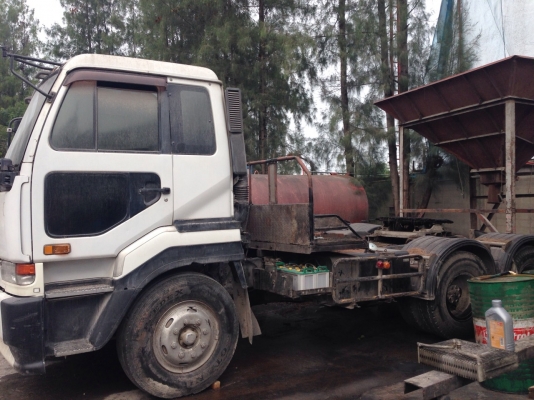 ขายรถบรรทุก 10 ล้อหัวลาก NISSAN UD 430 290 แรงม้า เปลี่ยนหัว ราคา 700000