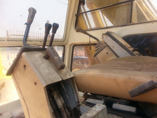 ขายแบคโคKOBELCO 120-3 มาร์คทรี เครื่องดี ปั้มดี โซ่ดี บูมอาร์มดี ไม่โหลด รบบไฮดรอริกดี ช่วงล่างดี สภาพพร้อมใช้งาน เอกสารพร้อมโอน จัดไฟแนน์ได้ ดาวน์เพียง500,000รับรถไปใช้งานได้เลย สนใจโทร 090-8588220คุณนะ 093-  ซื้อขายรถมือสอง(เว็บไซต์ส่วนตัว)