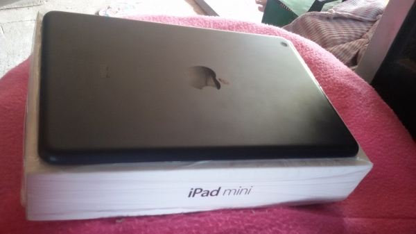 ขายหรืออแลก ipad mini32gสภาพไหม่ แท้ หาแลก แอมรถยน ที่ขับ15นิ้วโมได้แบบเหลื่อ