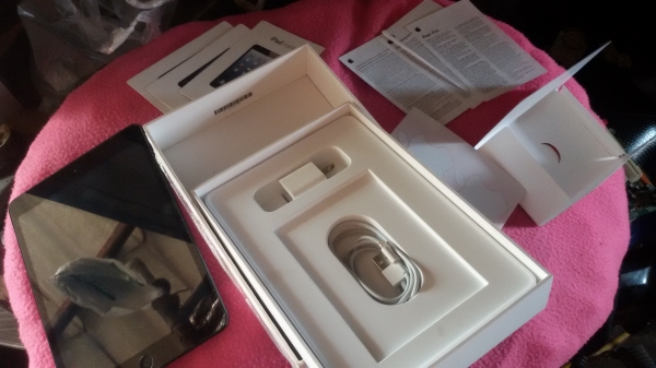 ขายหรืออแลก ipad mini32gสภาพไหม่ แท้ หาแลก แอมรถยน ที่ขับ15นิ้วโมได้แบบเหลื่อ