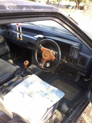 ซื้อมาไม่มีเวลาทำครับรุ่นสองประตูหายากลงรูปใหม่สียังบางอยู่ครับ