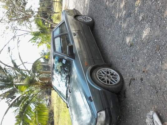 ซื้อมาไม่มีเวลาทำครับรุ่นสองประตูหายากลงรูปใหม่สียังบางอยู่ครับ