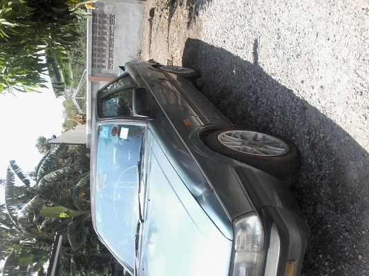 ซื้อมาไม่มีเวลาทำครับรุ่นสองประตูหายากลงรูปใหม่สียังบางอยู่ครับ