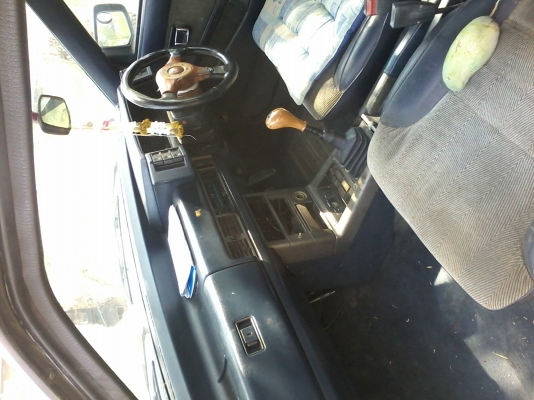 ซื้อมาไม่มีเวลาทำครับรุ่นสองประตูหายากลงรูปใหม่สียังบางอยู่ครับ