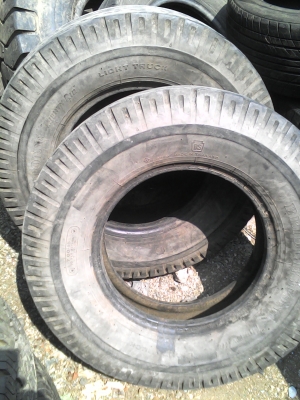 7.00-15 ยาง 6 ล้อกลาง มี 2 เส้น tel.081-427-3941