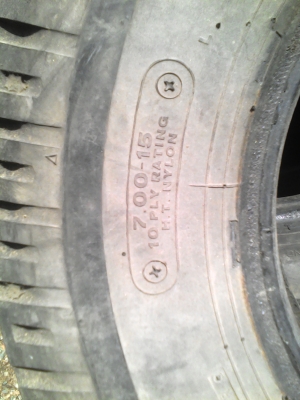 7.00-15 ยาง 6 ล้อกลาง มี 2 เส้น tel.081-427-3941