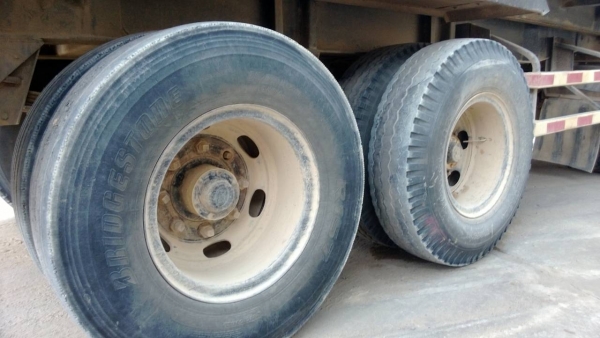 รถอีซูซุ 10 ล้อดั้ม FXZ 320 แรงม้า. ปี  49  ( ขายแม่ , ลูก )    สนใจติดต่อ  081 - 6079515