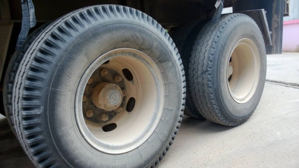 รถอีซูซุ 10 ล้อดั้ม FXZ 320 แรงม้า. ปี  49  ( ขายแม่ , ลูก )    สนใจติดต่อ  081 - 6079515