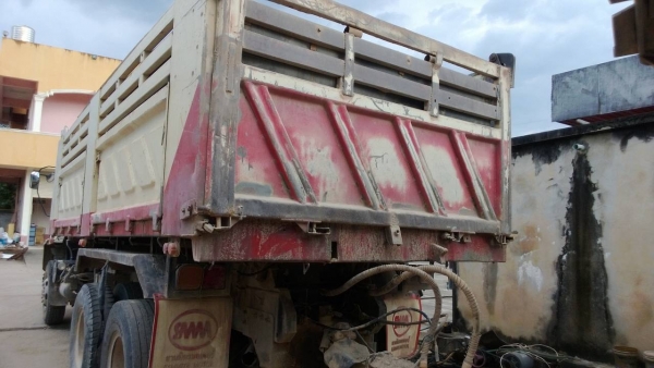 รถอีซูซุ 10 ล้อดั้ม FXZ 320 แรงม้า. ปี  49  ( ขายแม่ , ลูก )    สนใจติดต่อ  081 - 6079515