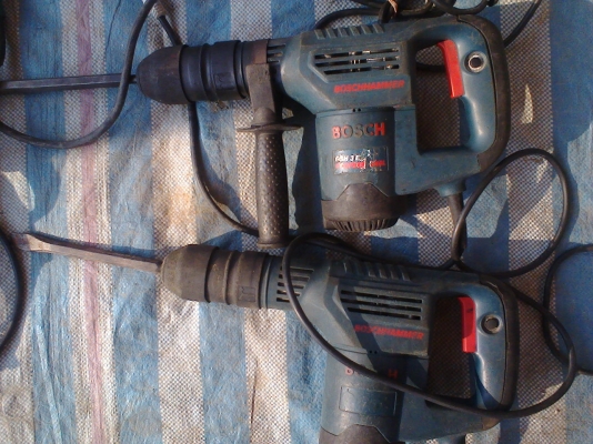 ตัวสกัดคอนกรีตบอสสภาพเดิมๆครับพร้อมใช้งานครับเป็นของบอสแท้ครับ   ราคานี้คุ้มมากครับ