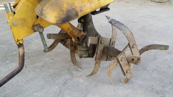 รถพรวนดิน  KUBOTA  เก่าญี่ปุ่น  ขนาด 2.5 แรง  เครื่องยนต์ติดง่าย  สภาพสวย พร้อมใช้งาน