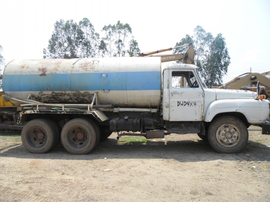 ขายรถบรรทุกน้ำหน้ายาวทะเบียนพร้อม