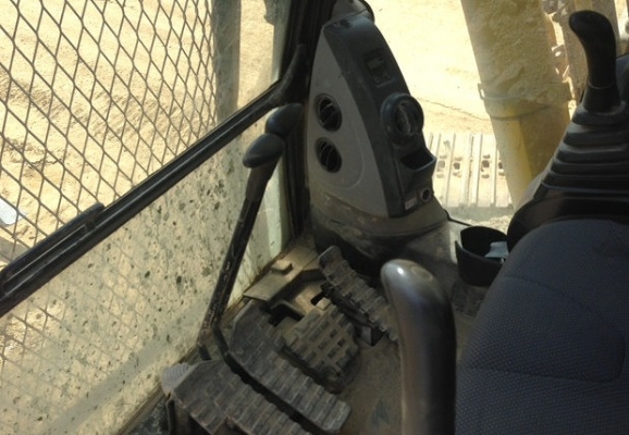 รถขุด SUMITOMO SH200-5 4955 ชม. ปี 2010 มาดูรถที่บริษัทได้เลยครับ