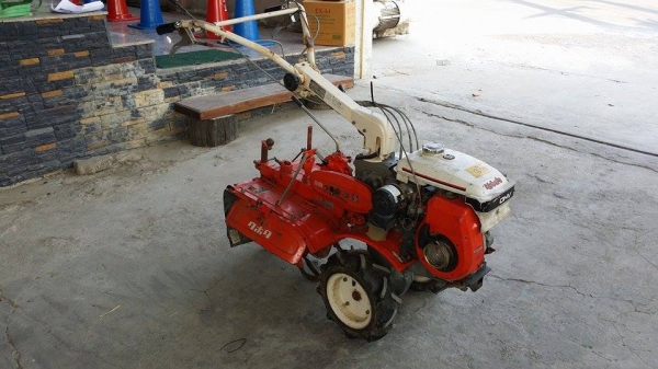 รถพรวนดิน  KUBOTA  รุ่น TX500S  เก่าญี่ปุ่น  เครื่องยนต์ติดง่าย  สภาพสวย พร้อมใช้งาน  มีเกียแบบตีเดินหน้าและเกียตีถอยหลัง