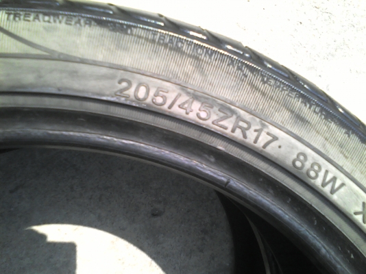 205/45R17 DEESTO NE CARRERAS R102 ปี2012 มี 2 เส้น tel.081-427-3941