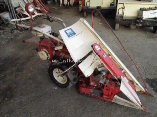 รถเกี่ยวข้าวเดินตาม     KUBOTA     HE305   รหัสสินค้า : 14002145   หรือเพิ่มเติมไดที่ www.nihonmono.com